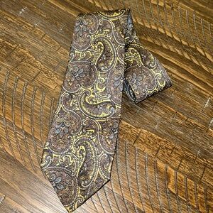 VINTAGE CHRISTIAN DIOR DAMASK PRINT 100% SILK TIE
